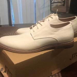 Men casual shoes tan